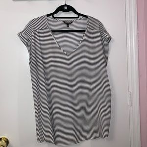 Elegant black & white blouse